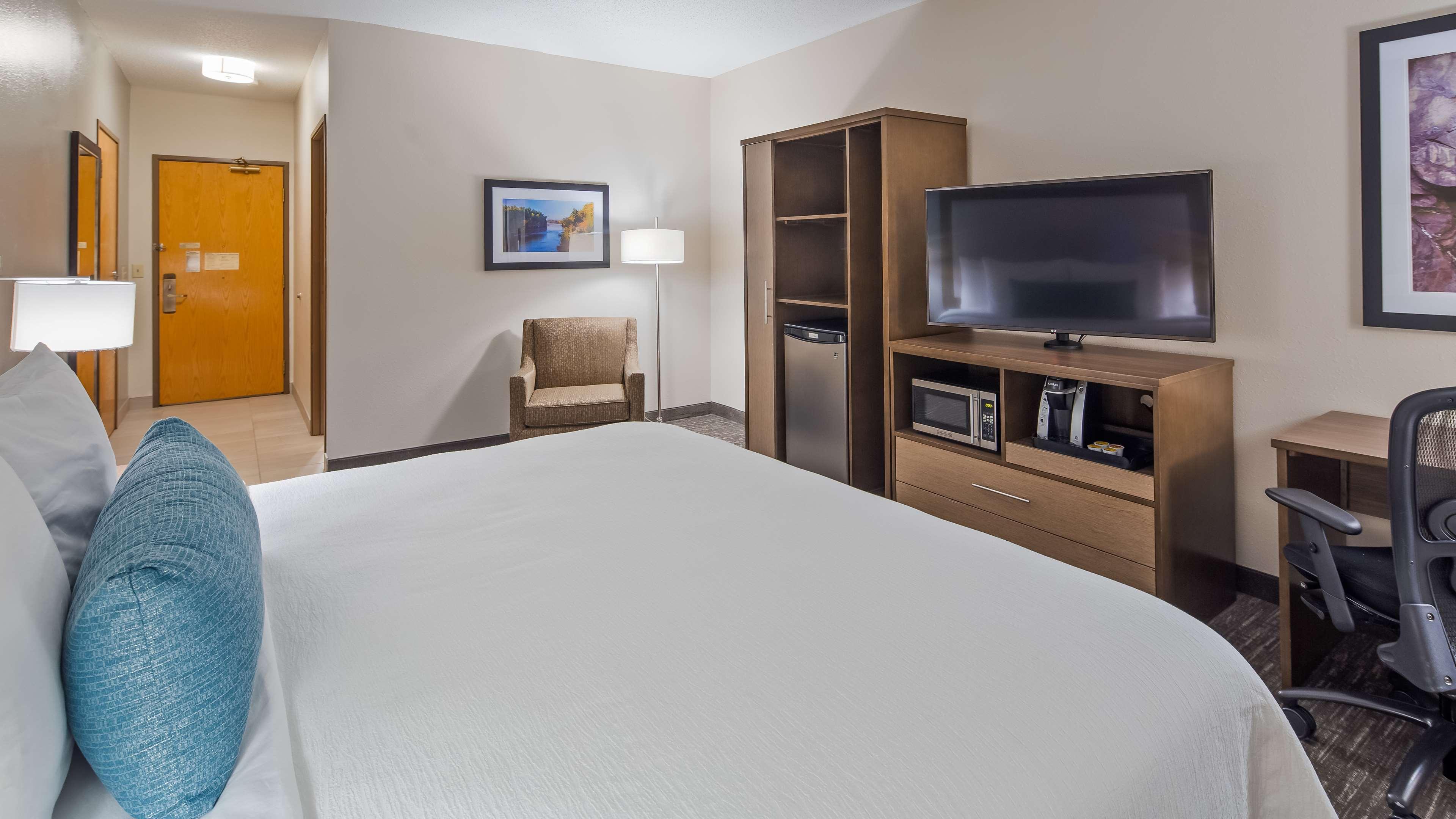 Best Western Plus Hudson I-94 Exterior photo