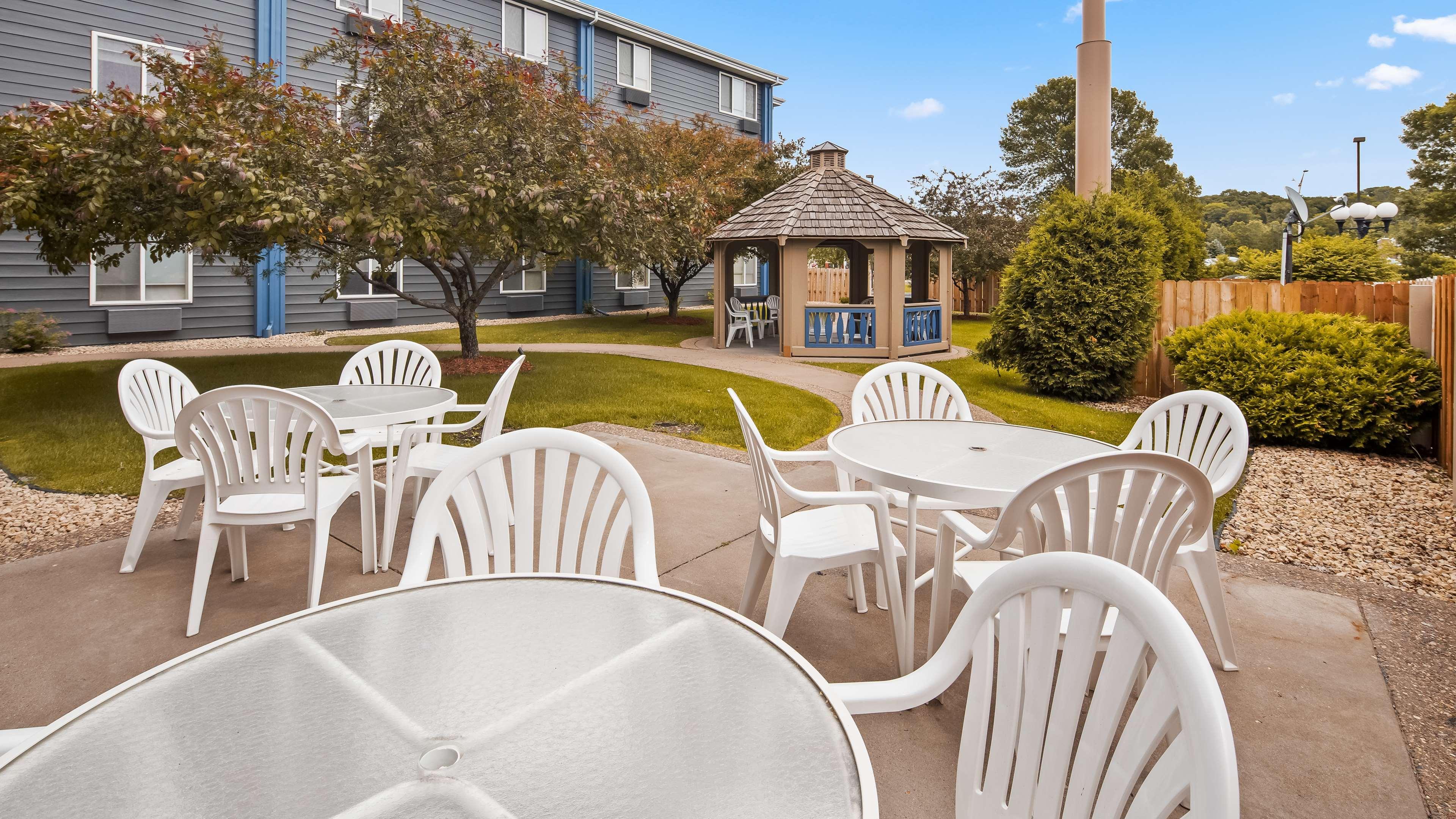 Best Western Plus Hudson I-94 Exterior photo